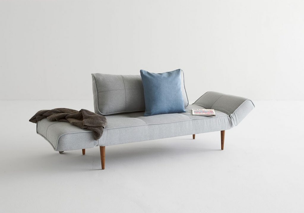 istyle-2015-zeal-daybed-styletto-dark-wood-552-soft-pacific-pearl-relax-positionelevation